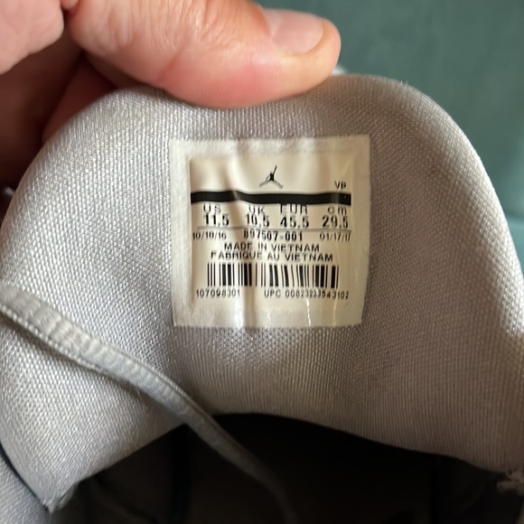 Size 11.5 CP3.X Air Jordan sneakers - Picture 3 of 5